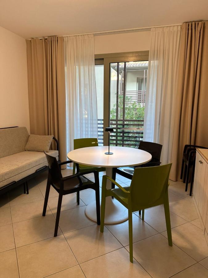 Prassitele Apartments Линьяно-Саббьядоро Экстерьер фото